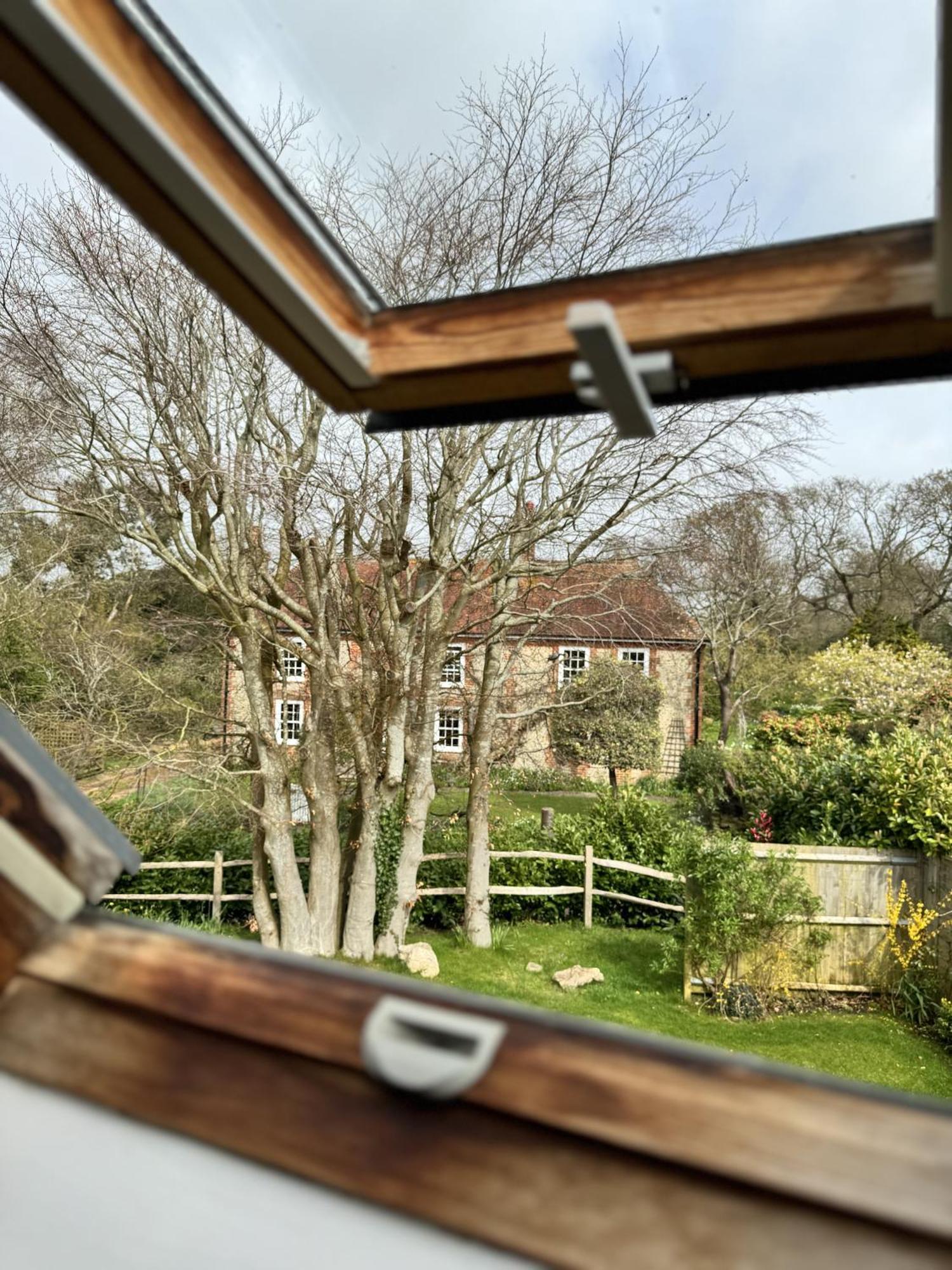 'Bramley Fall Cottage' ' On Site Ev Point - Attached Cottage,3 Separate Bedrooms -1 On Ground Level, Sleeps 6, 2 Bathrooms, Sandy Wittering Beach 8Min Drive, Rural Location, Child Friendly, Small Breed Dog Friendly, Private Parking チチェスター エクステリア 写真