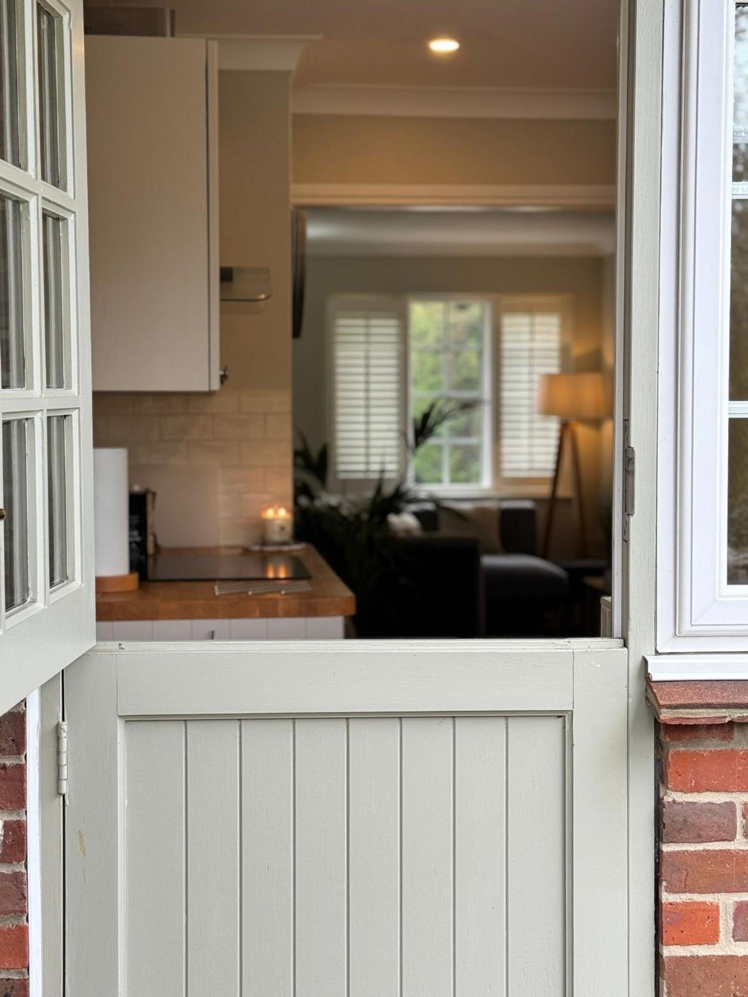 'Bramley Fall Cottage' ' On Site Ev Point - Attached Cottage,3 Separate Bedrooms -1 On Ground Level, Sleeps 6, 2 Bathrooms, Sandy Wittering Beach 8Min Drive, Rural Location, Child Friendly, Small Breed Dog Friendly, Private Parking チチェスター エクステリア 写真